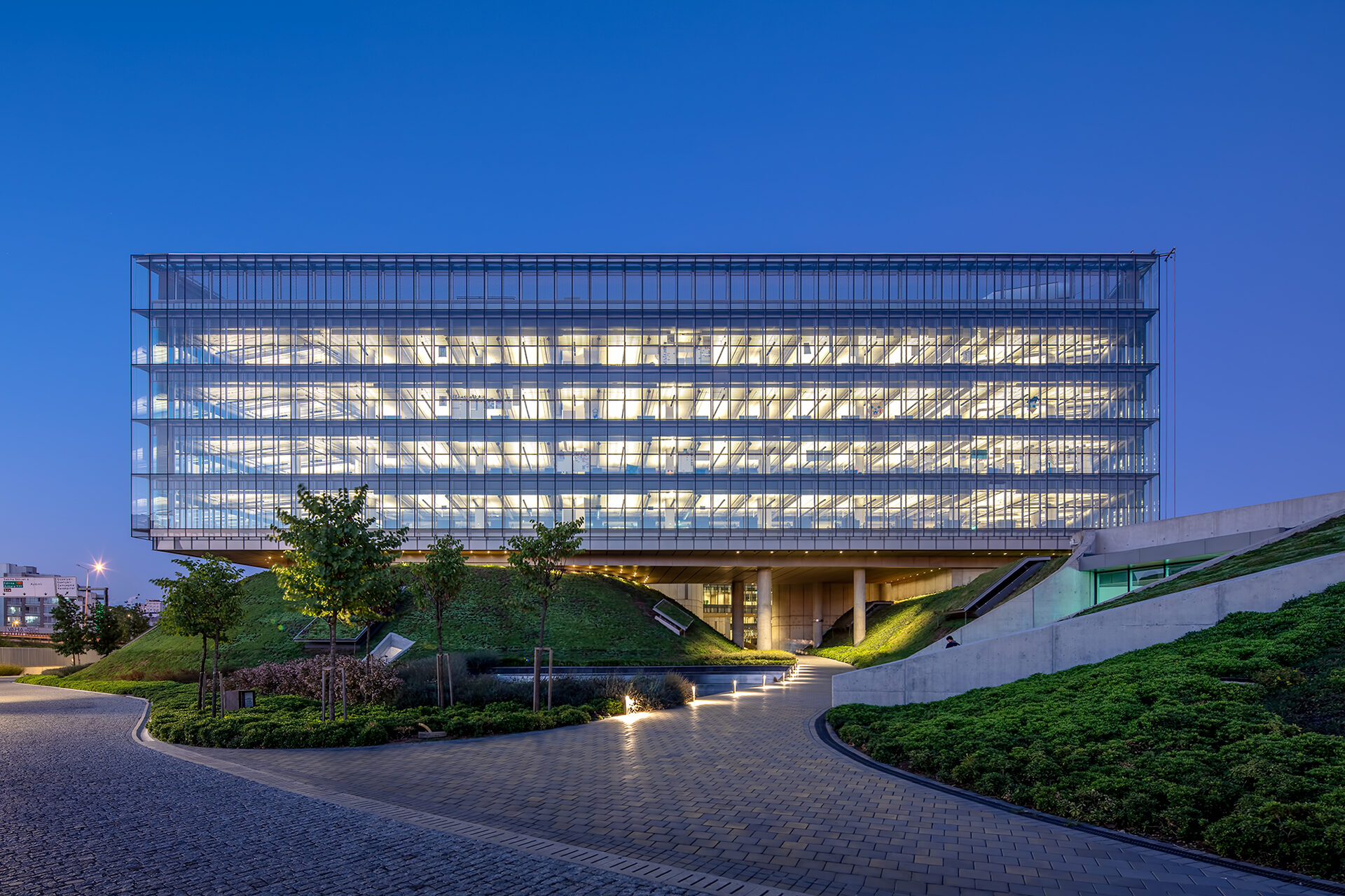 Garanti BBVA Pendik Technology Campus - Image 4